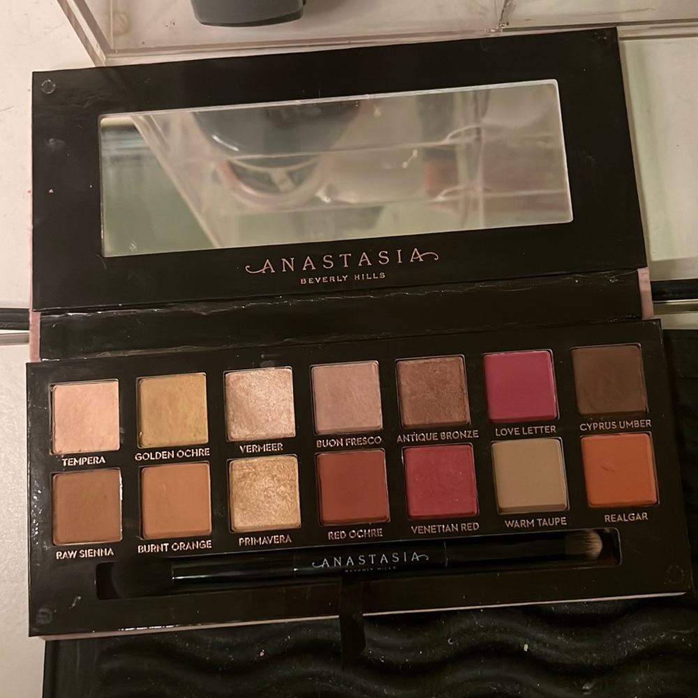 ABH eyeshadow pallet